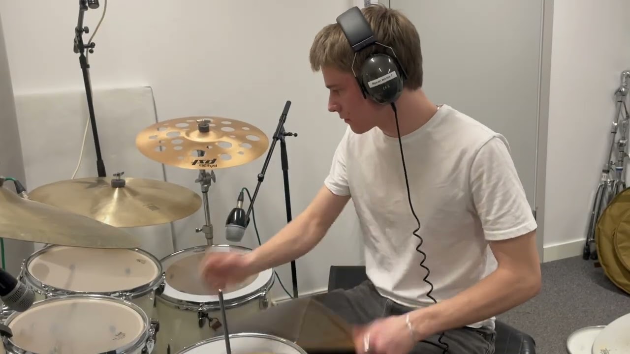 gustav spelar Hammers av kessoncoda!
