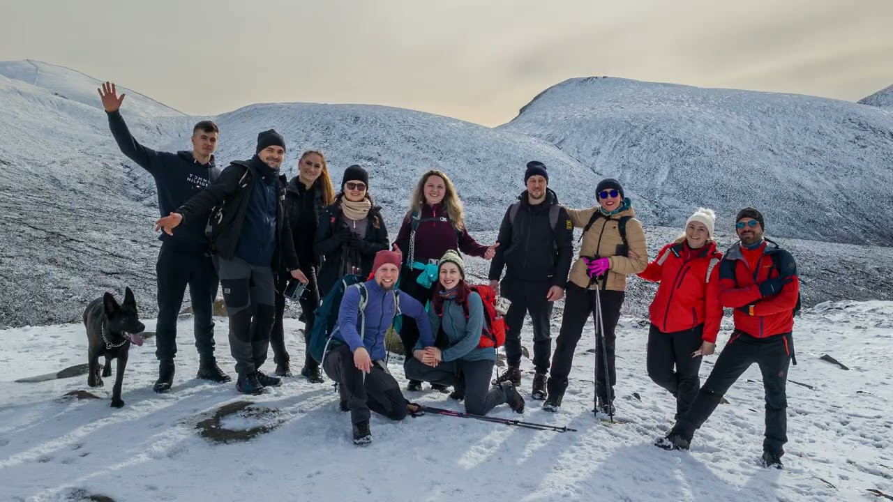 Slieve Bearnagh intr-o zi albă de iarnă