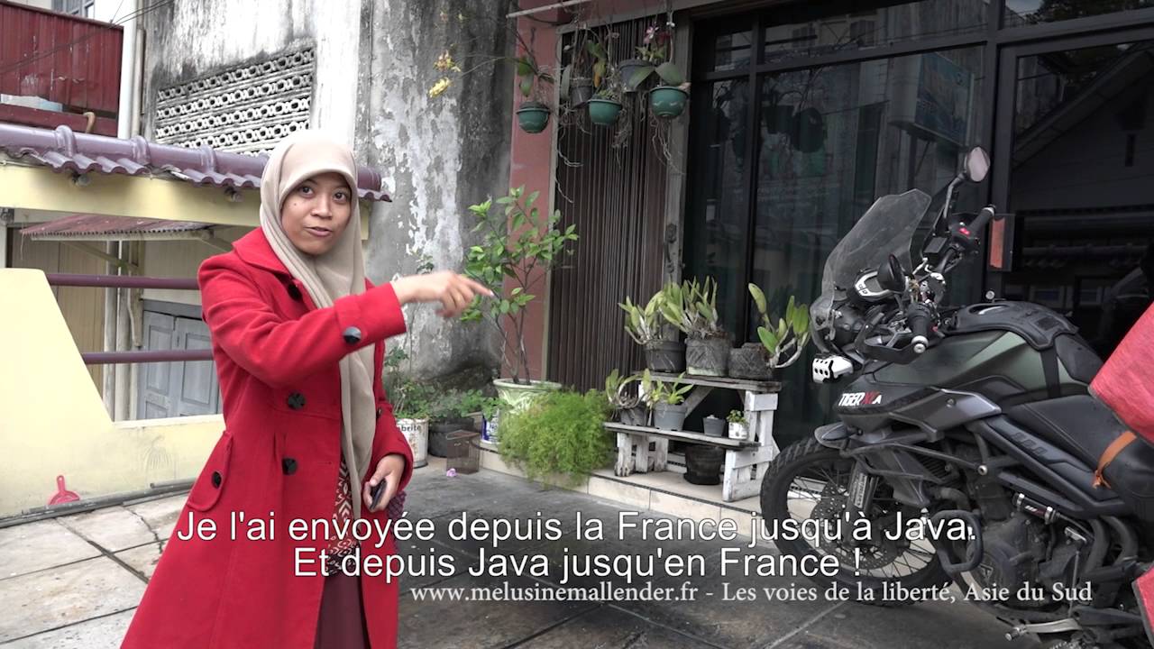 M&eacute;lusine Mallender, Lydia et la moto
