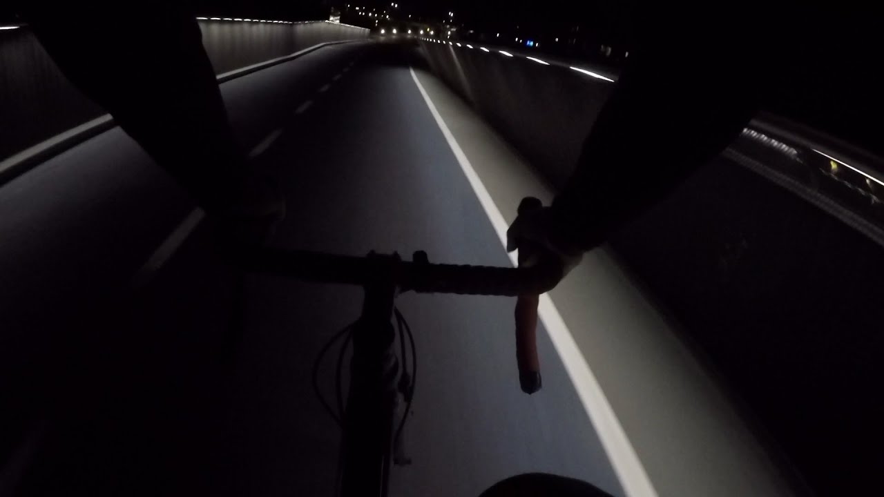 BICYCLE REVOLUTION/EN SELLE ! - EP08 COURSES CLANDESTINES (Alley Cats)
