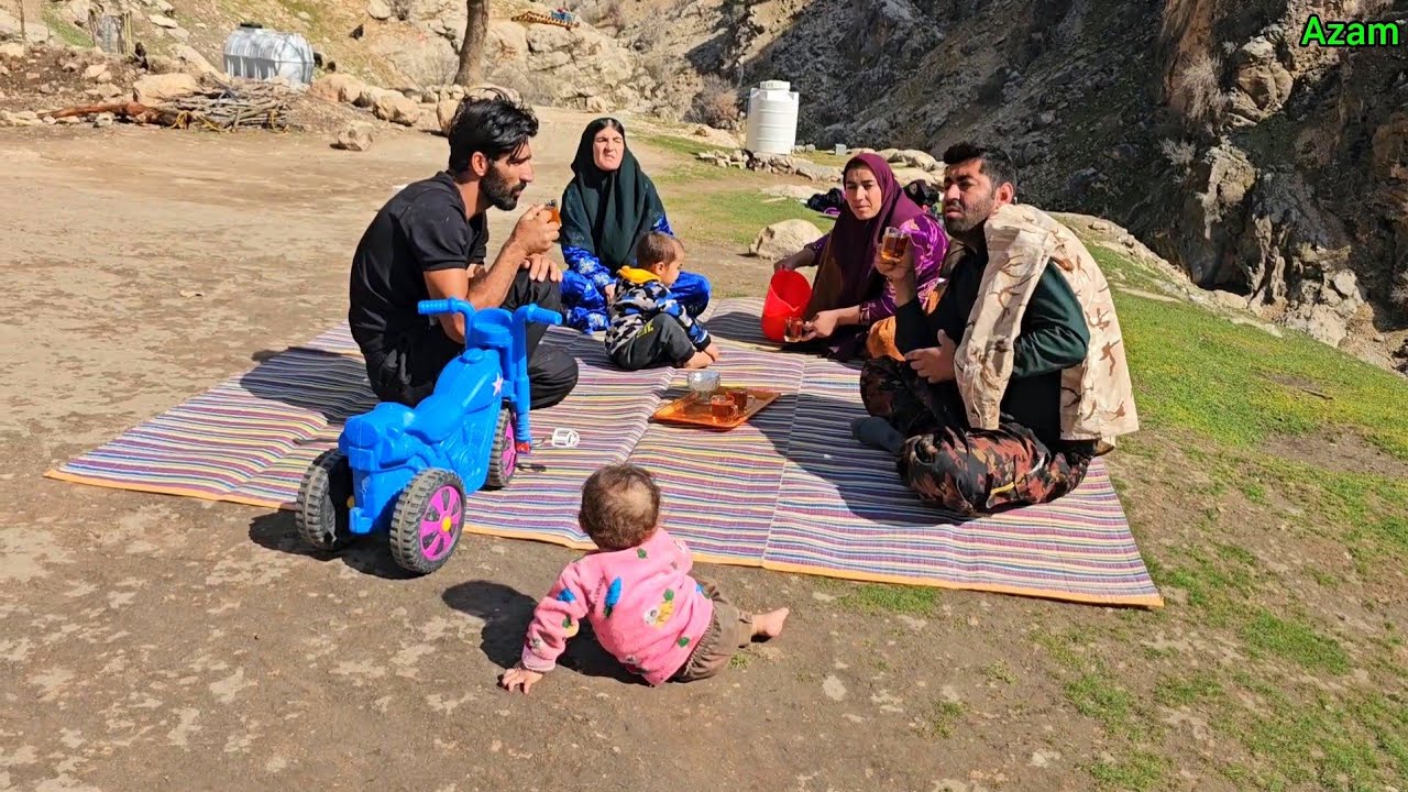 Saving a sheep from a dangerous cliff 🐑⛰️Cooking and bathing the kids 🍚🛁  A real day in nomadic life