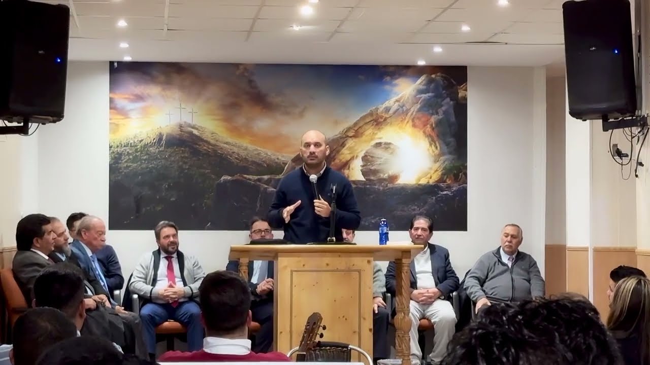 H.Emilio Motos Predicando En La Convención De Matrimonios De Obreros De Cantabria En Ocharcoaga