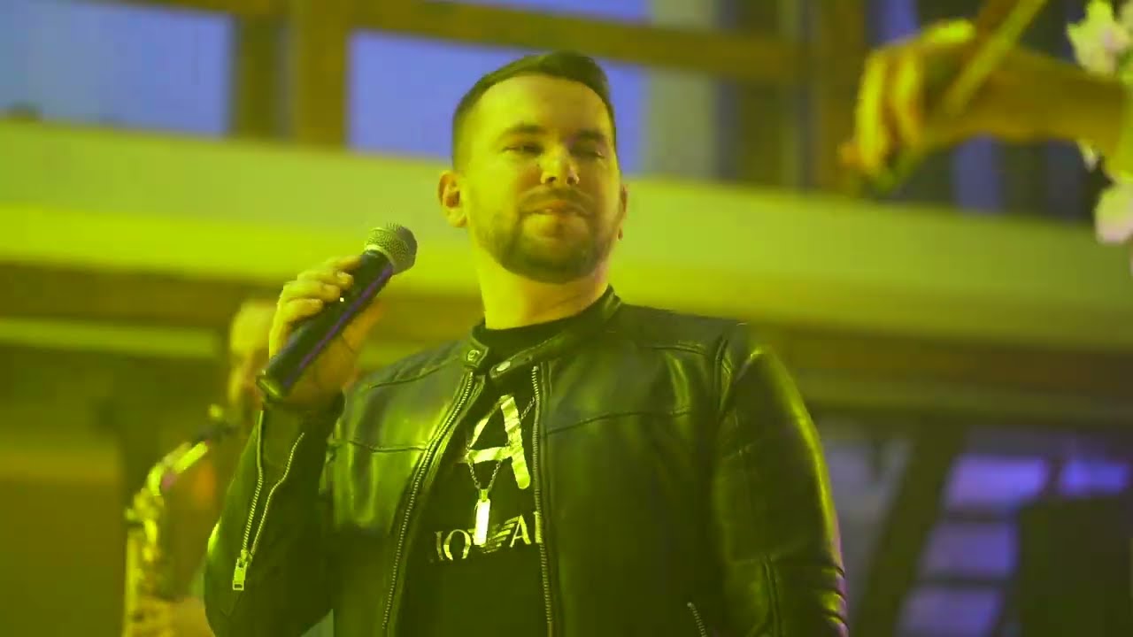 Vlad de la Oradea - Hai sa le arătăm iubire (cover -live)