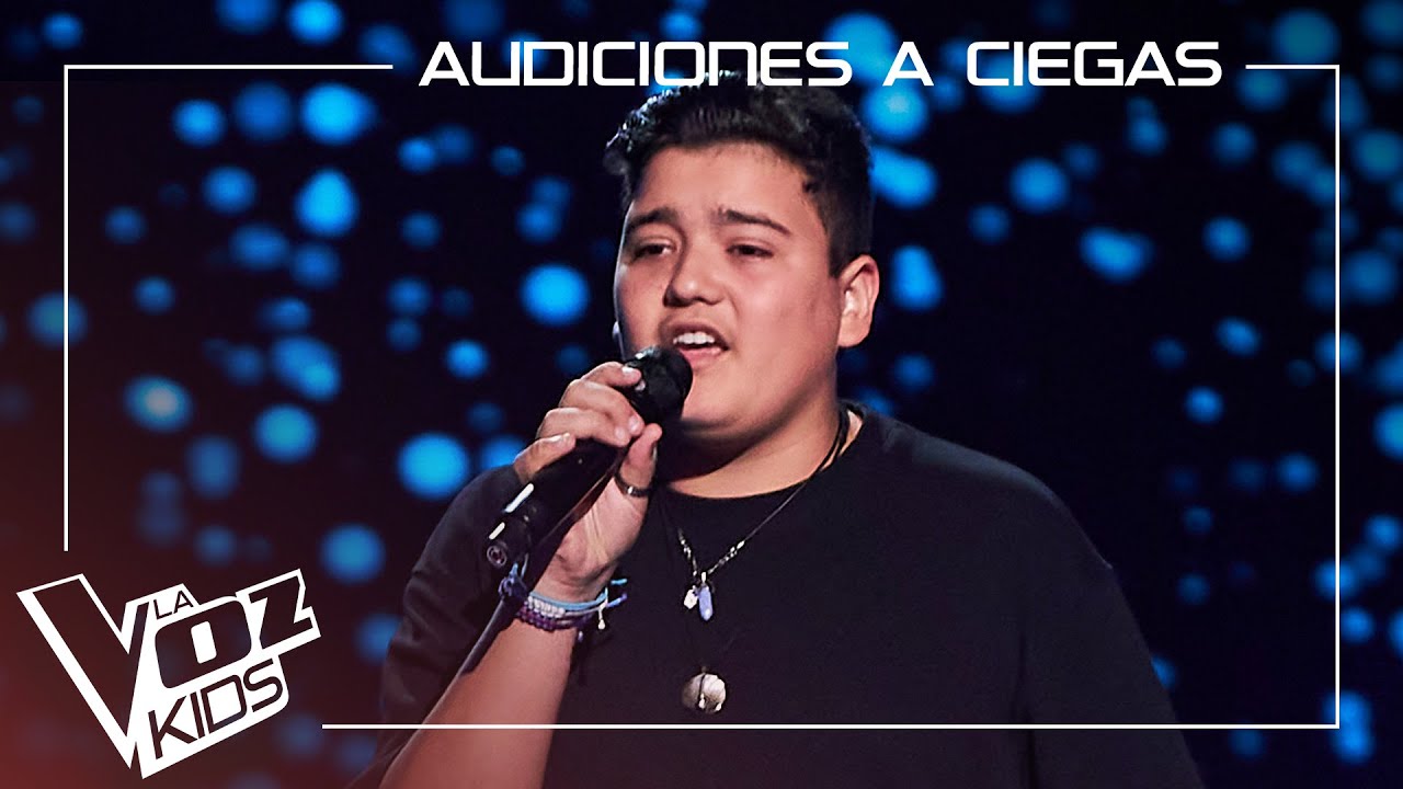 José David Martínez canta 