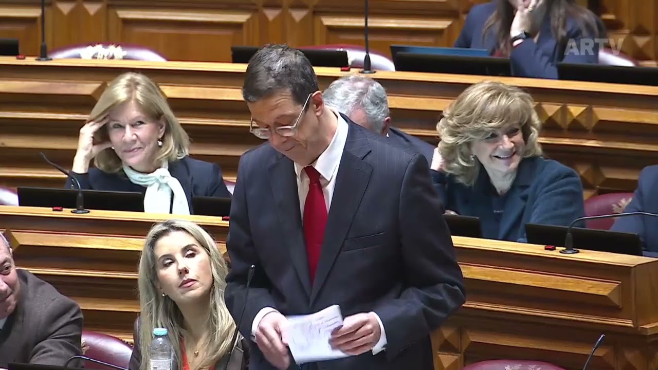 Gonçalo Dinis Capitão questiona deputado do CH no Plenário