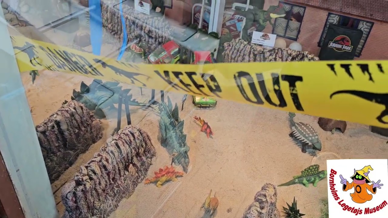 Jurassic Park udstilling vindue - Bornholms Legetøjsmuseum 