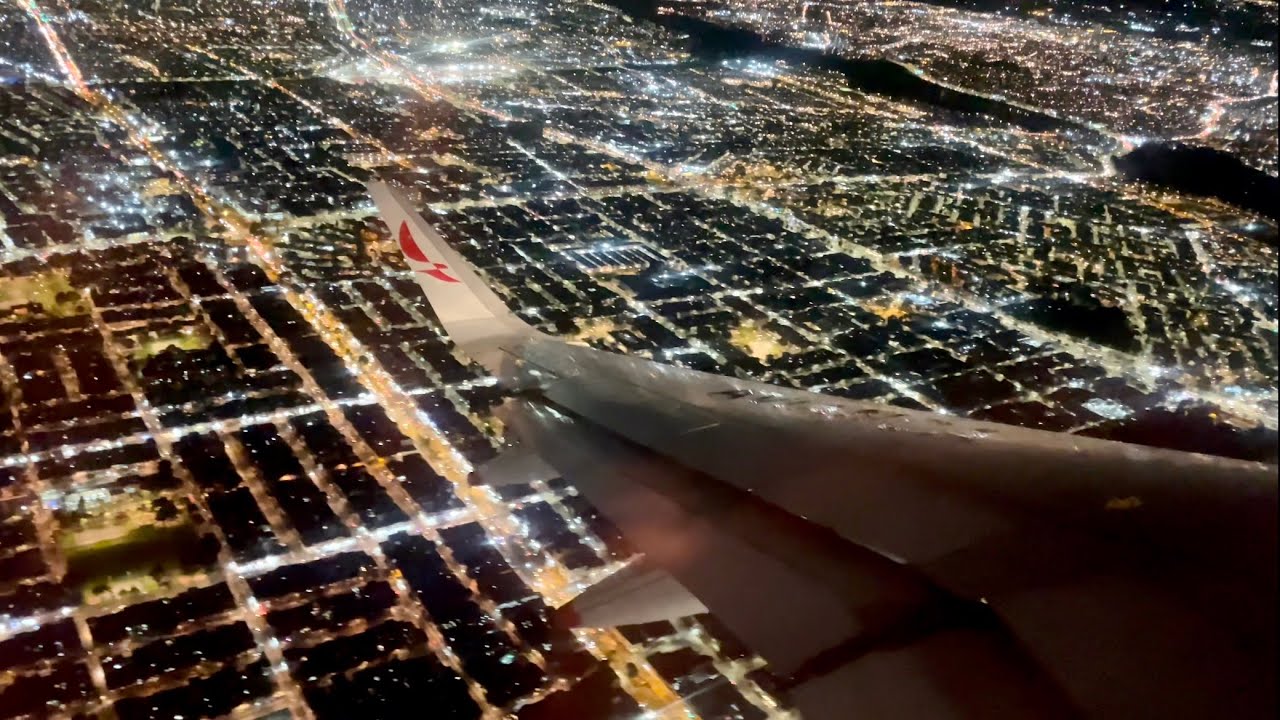 Espectacular vista nocturna de Bogota El Dorado, Avianca Airbus A320 despegando pista 13L