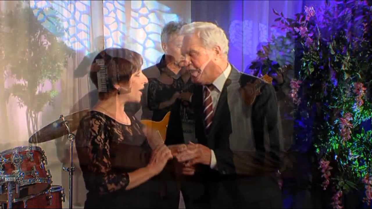 Jdi pořád za svým štěstím, zpěv Ivana Brožová a Josef Oplt, Elektroband Pavla Zedníka