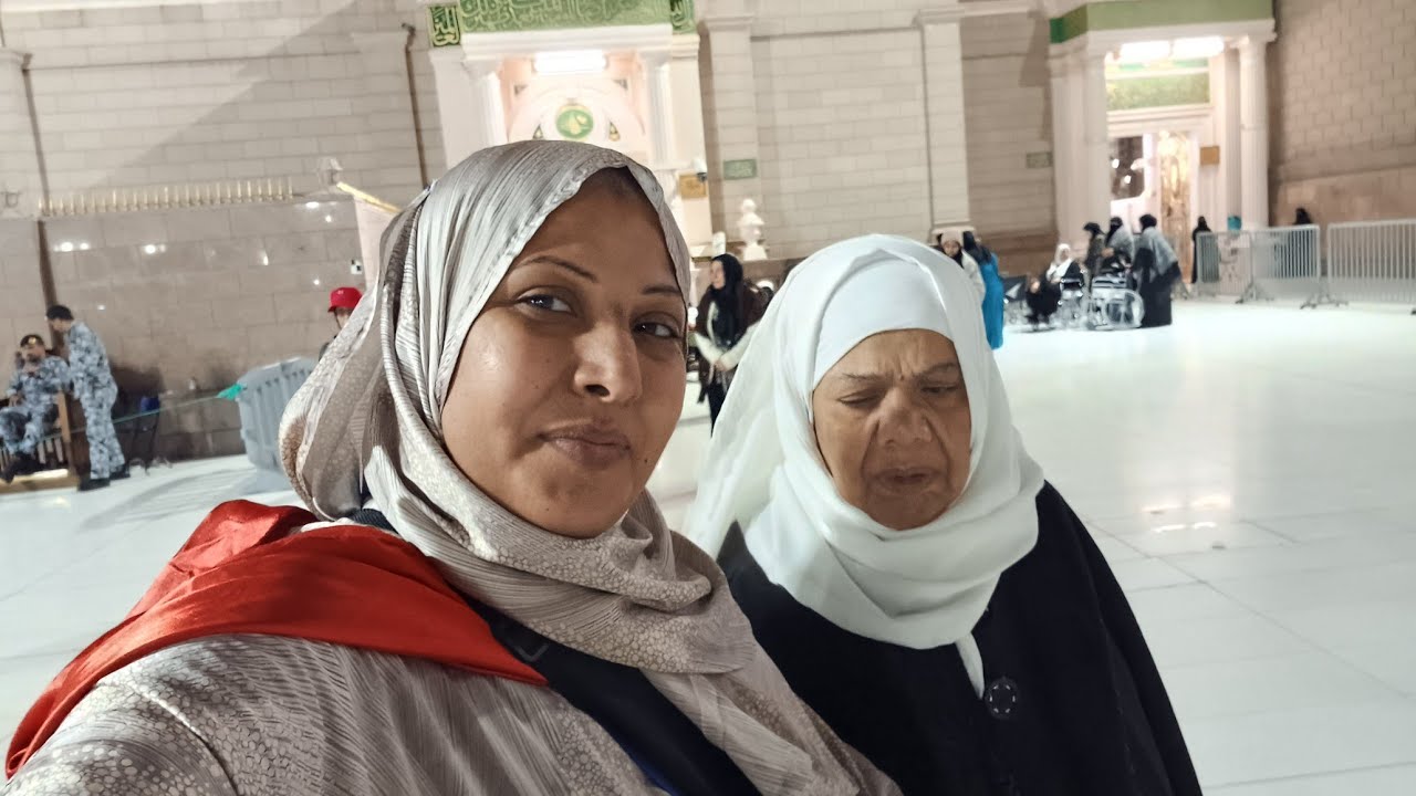 اول يوم فى المدينه ودخلنا الروضه وسلمنا على رسول الله بكيت من الفرحه😔🤲