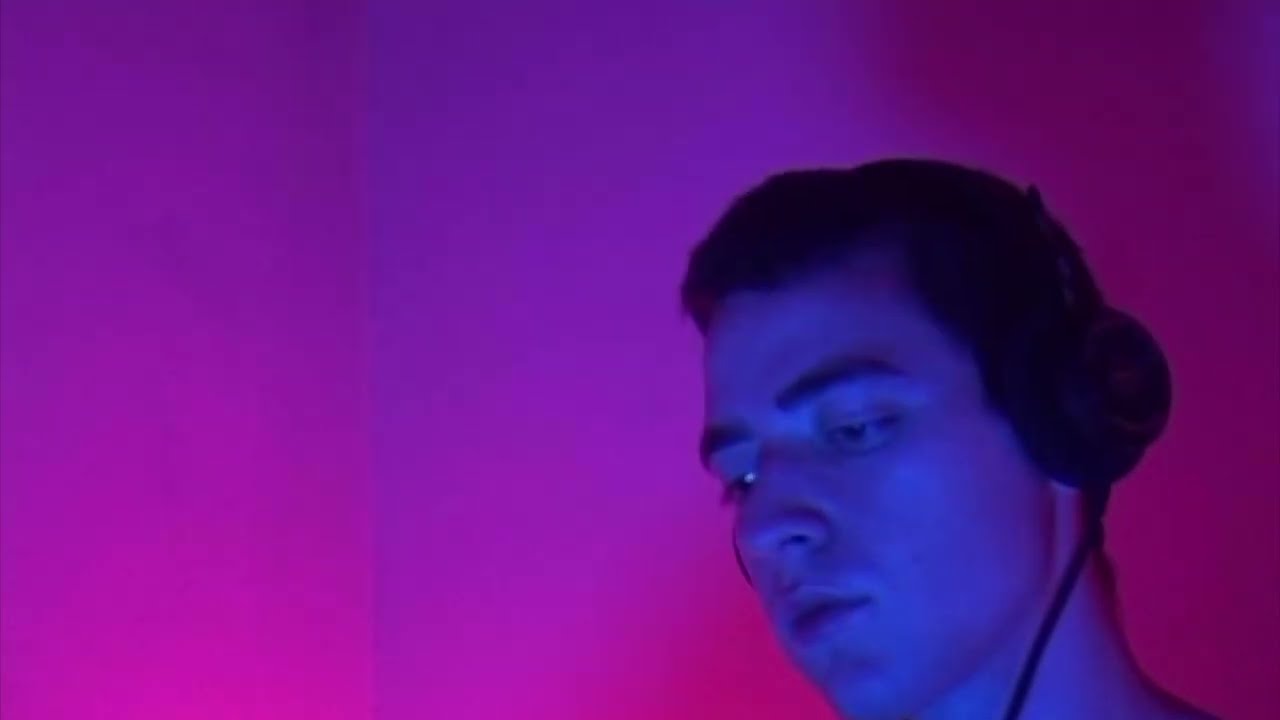 Bedroom Bell Electro: Experimental Techno under Neon Lights