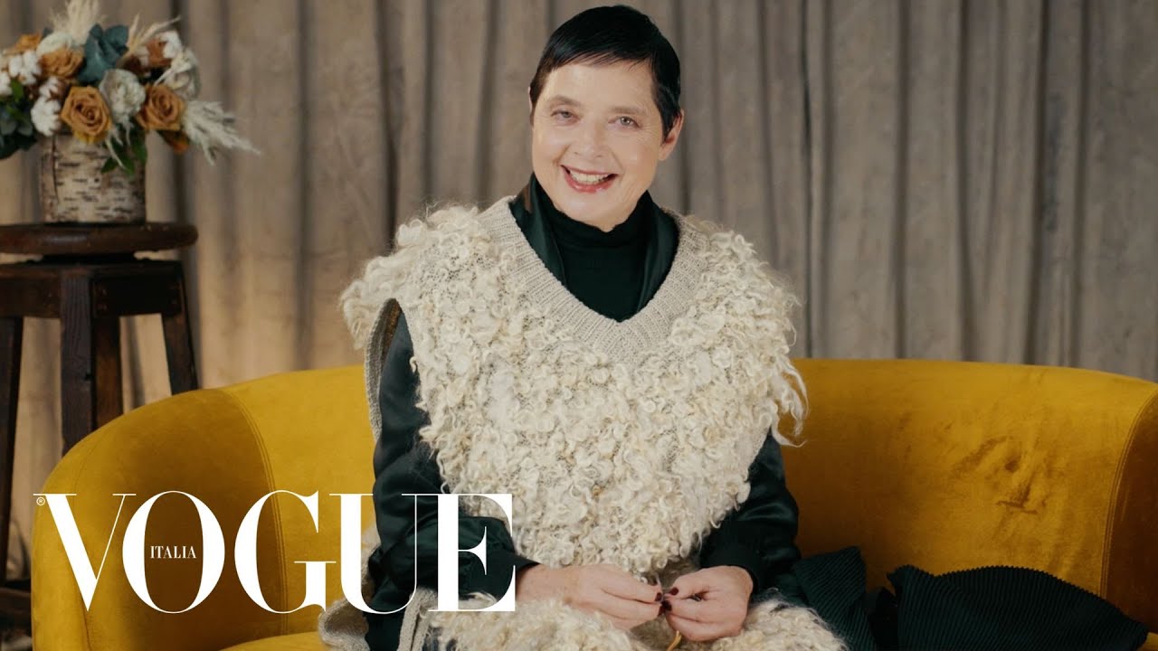 Isabella Rossellini rivela cosa custodisce nella sua borsa | Vogue Italia