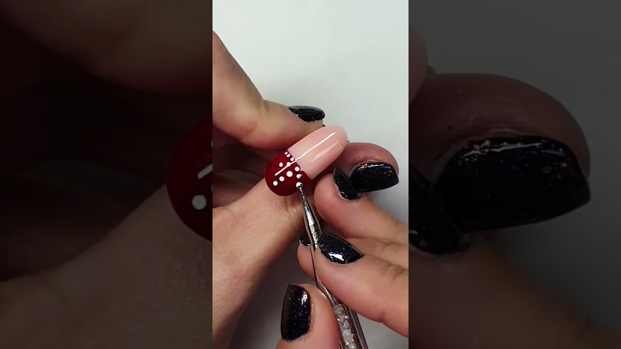 Half Snowflake Winter Nail Design ❄️💅🏻