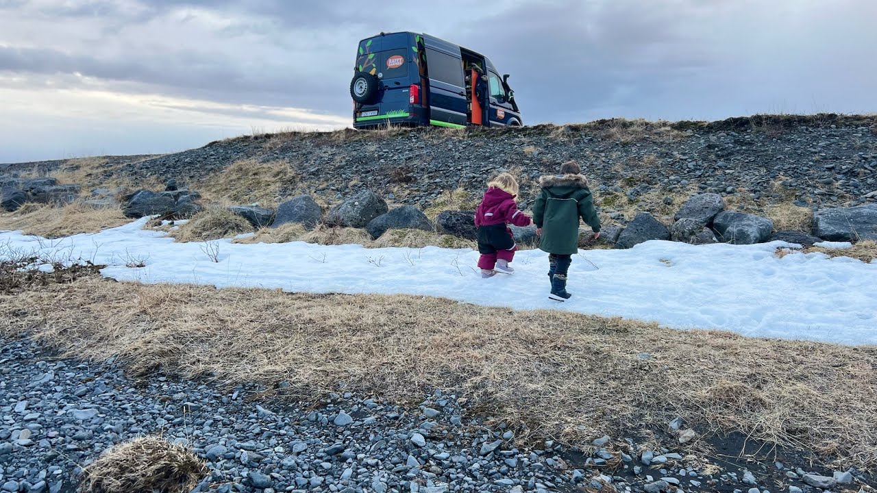 Happy 4&times;4 XL camper van tour Iceland !