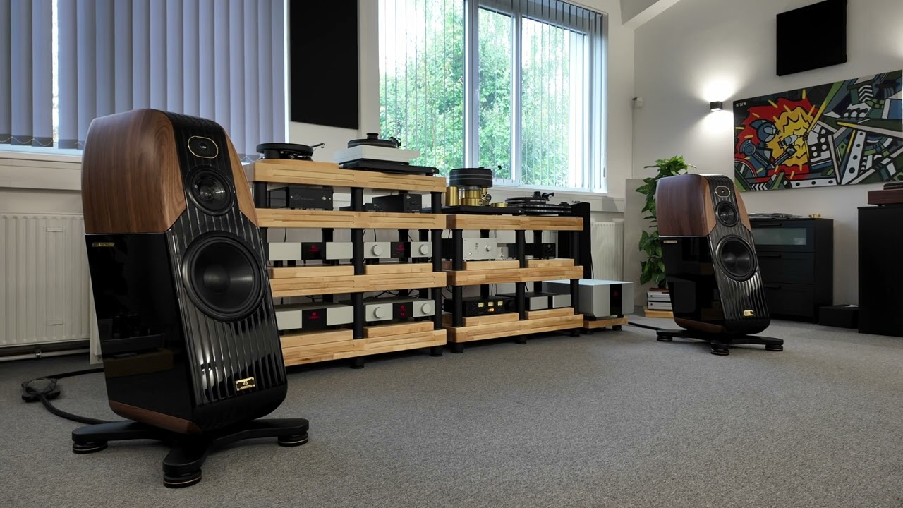 Kuzma Factory Listening Room - Kharma Exquisite Classique Speakers