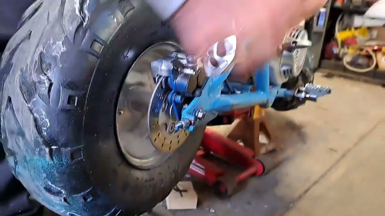 Adjusting chain tensioner, wait till the end!