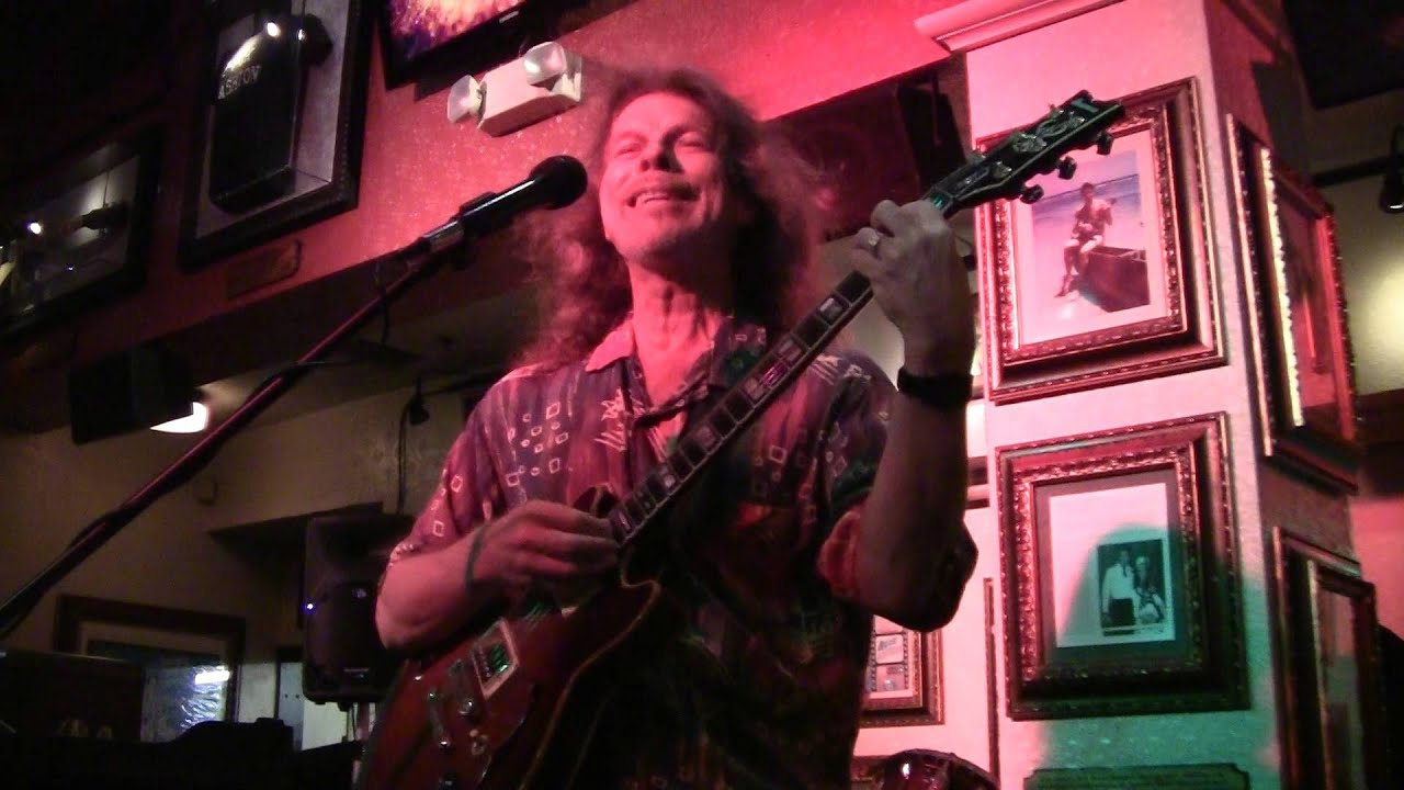 Hallelujah, Leonard Cohen, Shrek, Evan Live on Maui, Hard Rock Cafe, September 2014