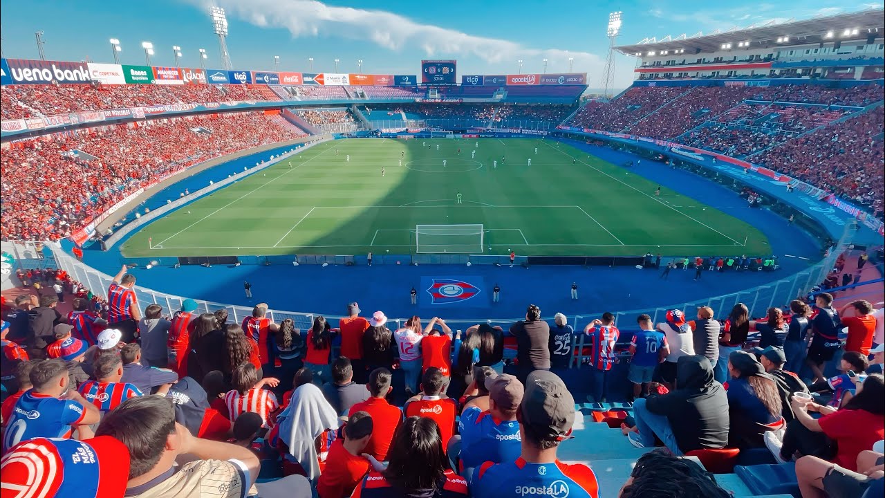 La Hinchada de CERRO Siempre Responde