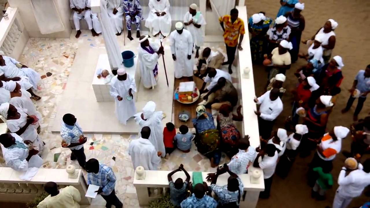 Eglise des 12 apôtres de Bonoua Ordination de la prophetèsse NAOMIE de KRINJABO1