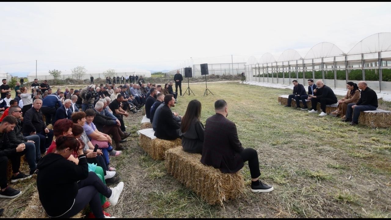 📍Krutje, Lushnje &ndash; Me fermer&euml;t mbi rritjen e investimeve n&euml; bujq&euml;si,