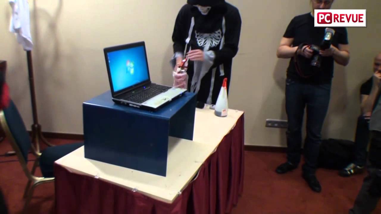 Notebook EXPO 12: CrashTest Fujitsu Lifebook E781