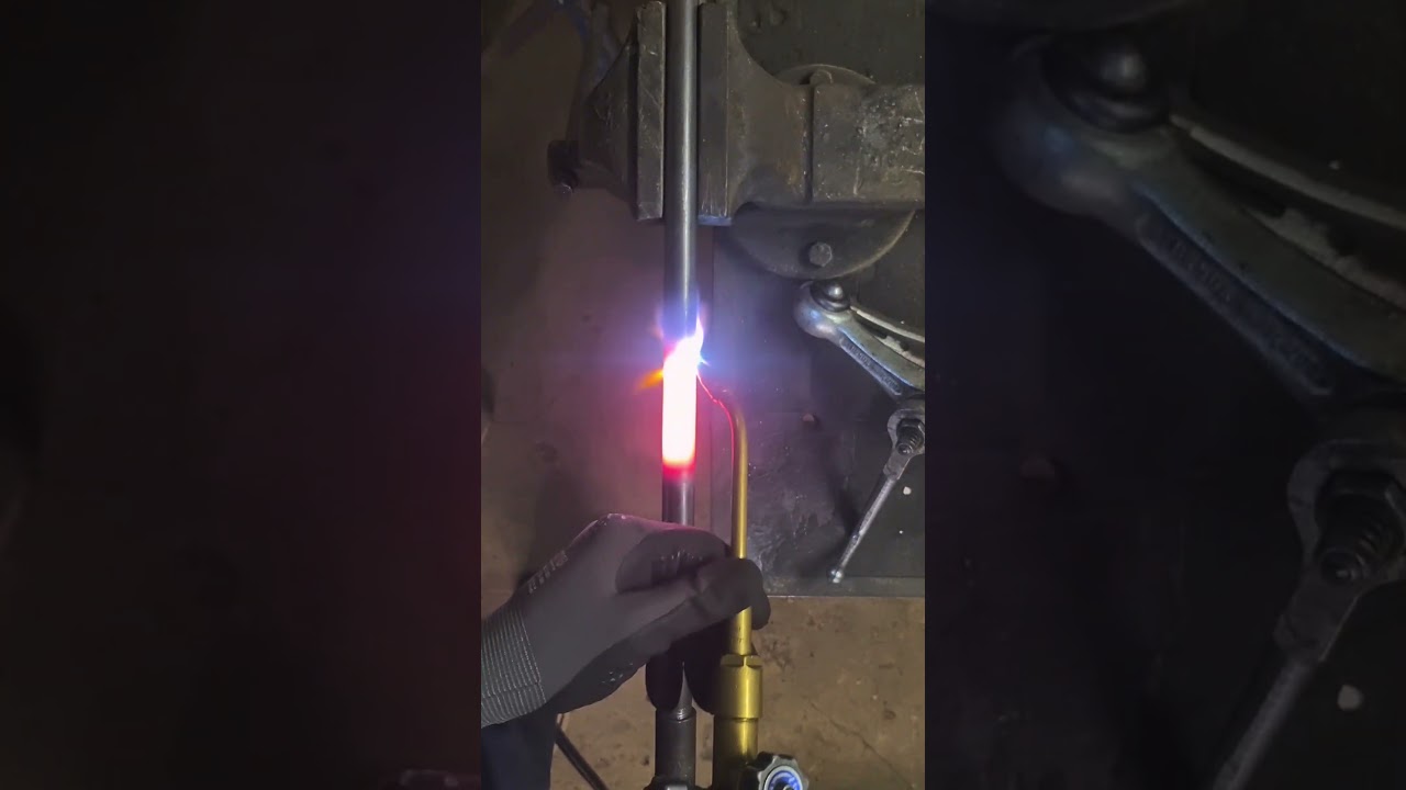 Stahlrohr gl&uuml;hend biegen 💥