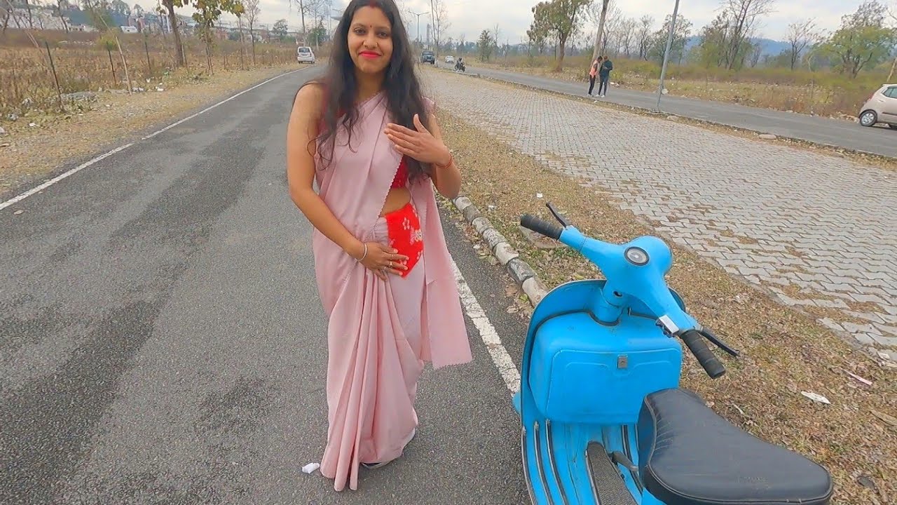 Girl Riding Scooter With Saree Tucking Hanky 🔥🔥🔥#bajaj #scooter #vintagescooter #2stroke #girlrider
