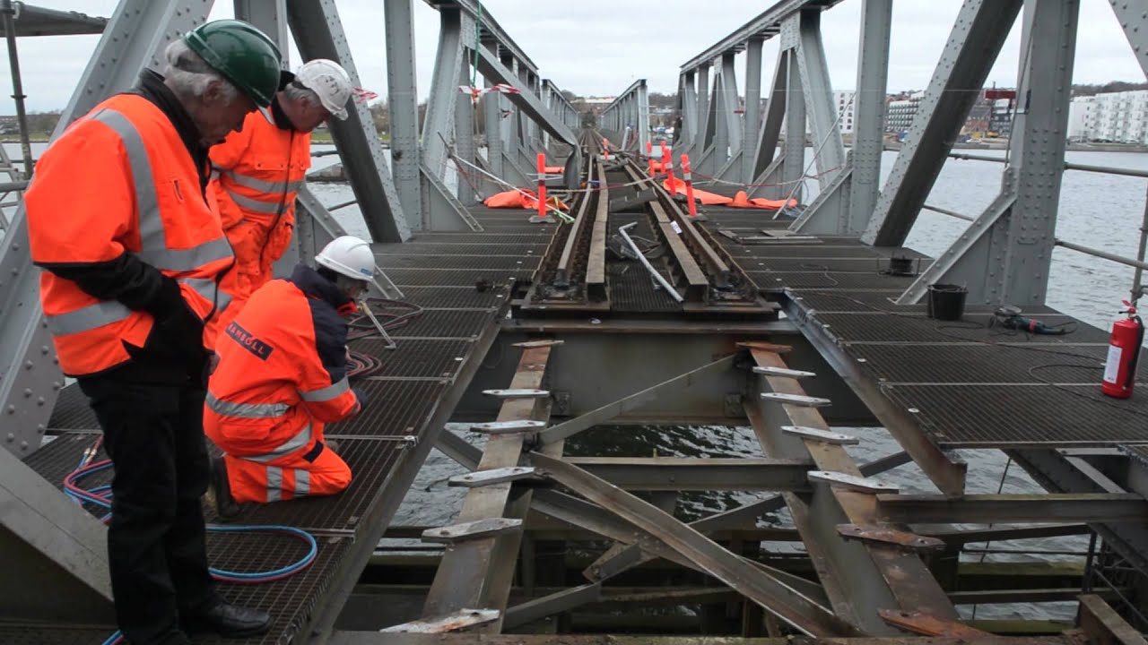Fjernelse af broklappen på Jernbanebroen over Limfjorden