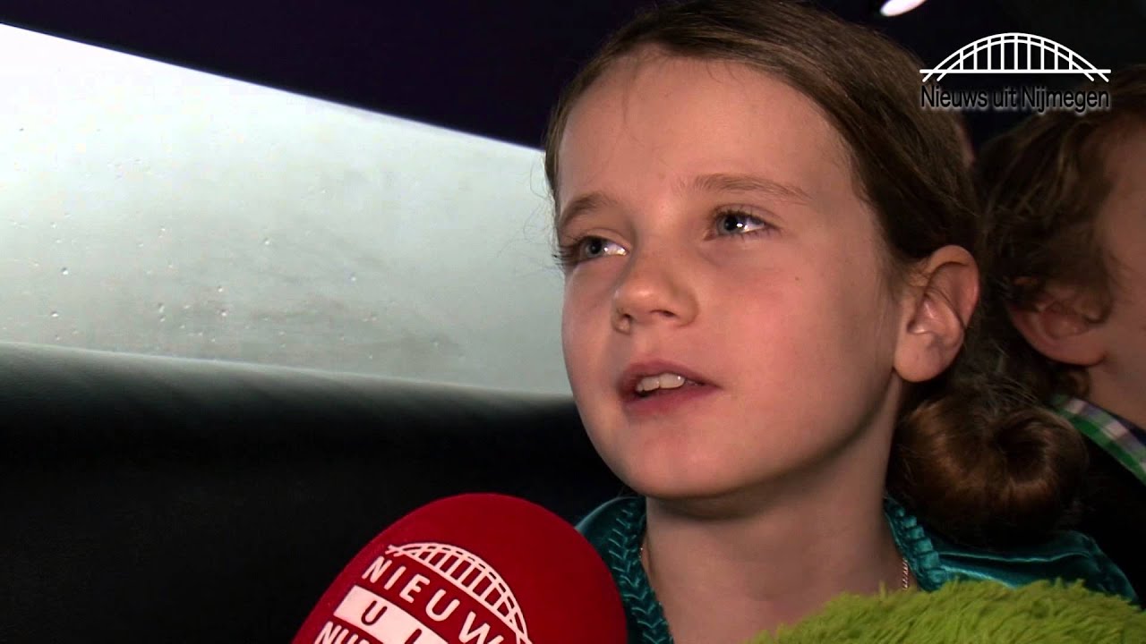 Amira Willighagen finalist Holland's Got Talent interview in de limousine
