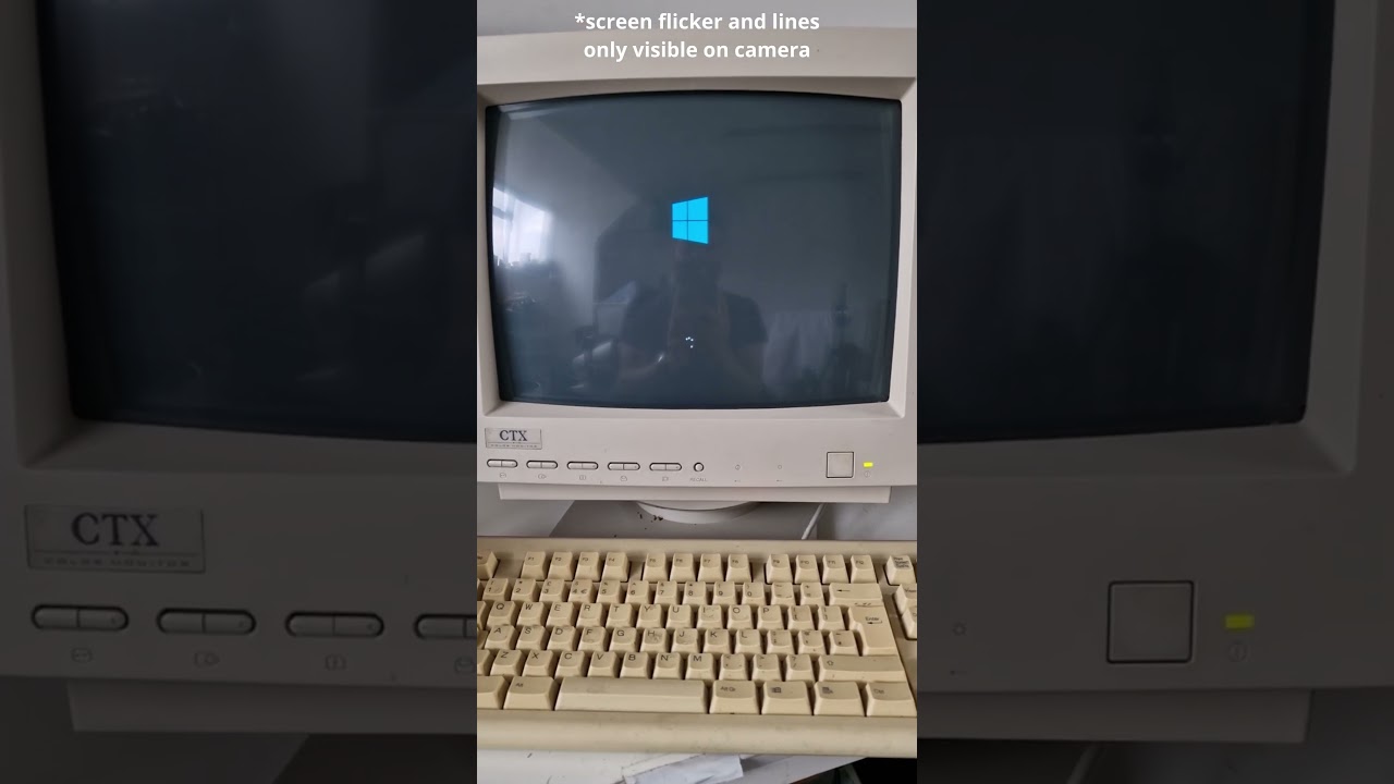 Using an old vintage CRT monitor on Windows 10 PC #retro #retropc #crt #crtmonitors #beige #computer