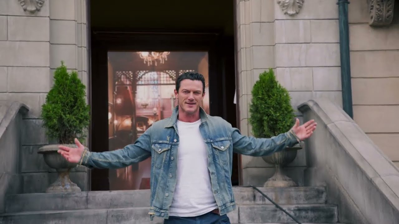 The Alienist 2018 Set with Luke Evans - Daniel Brühl, Dakota Fanning, Luke Evans, Robert Wisdom