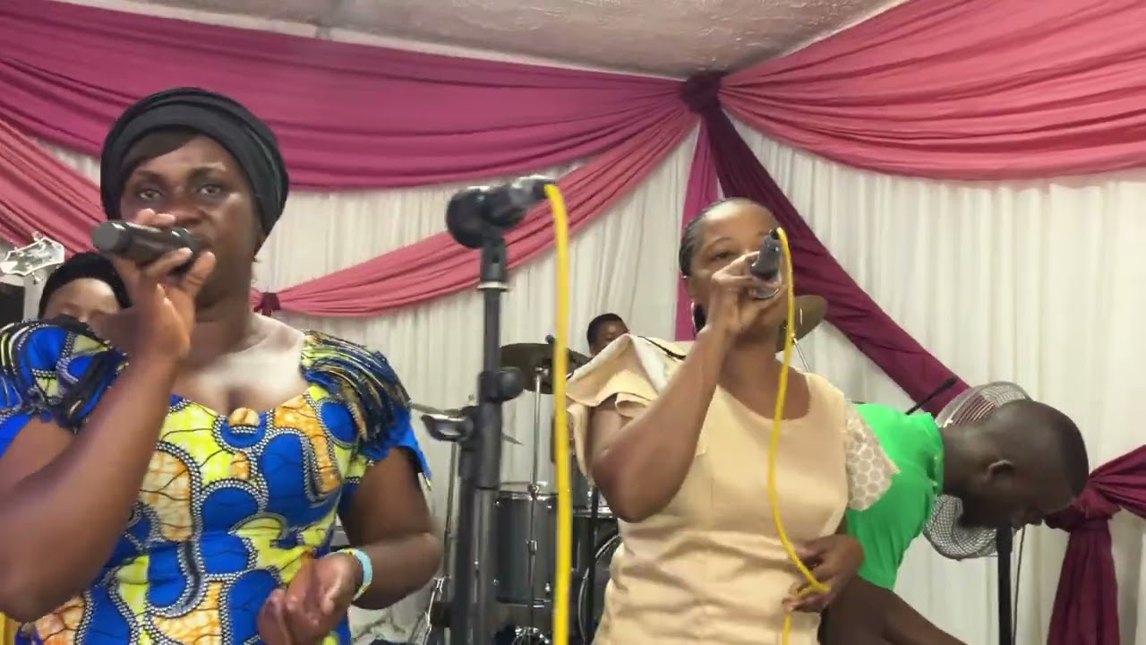Sifuni Bwana Kwa Mema Yote