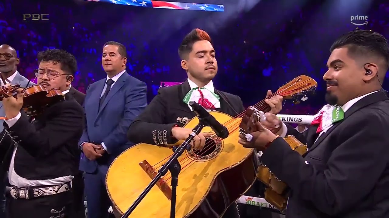 Incredible US National Anthem | #CaneloMunguia