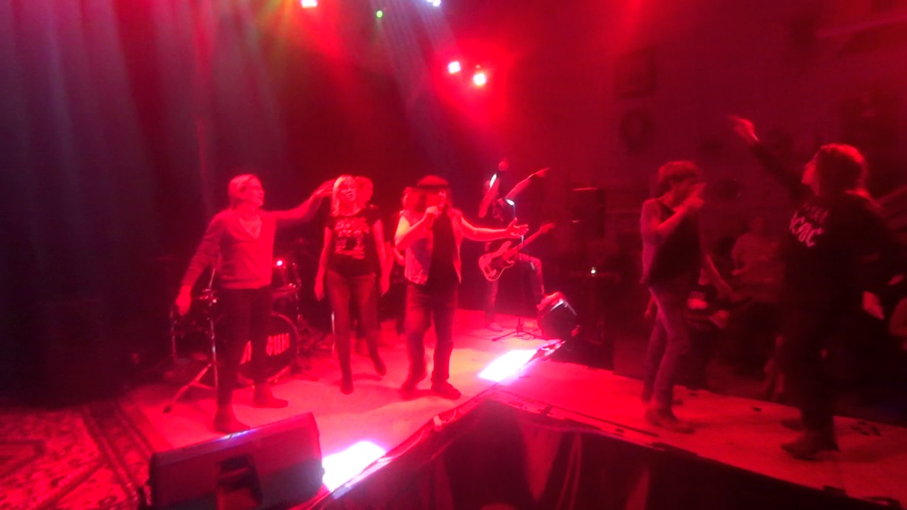 The Jack von AC/DC performed von BIG GUN