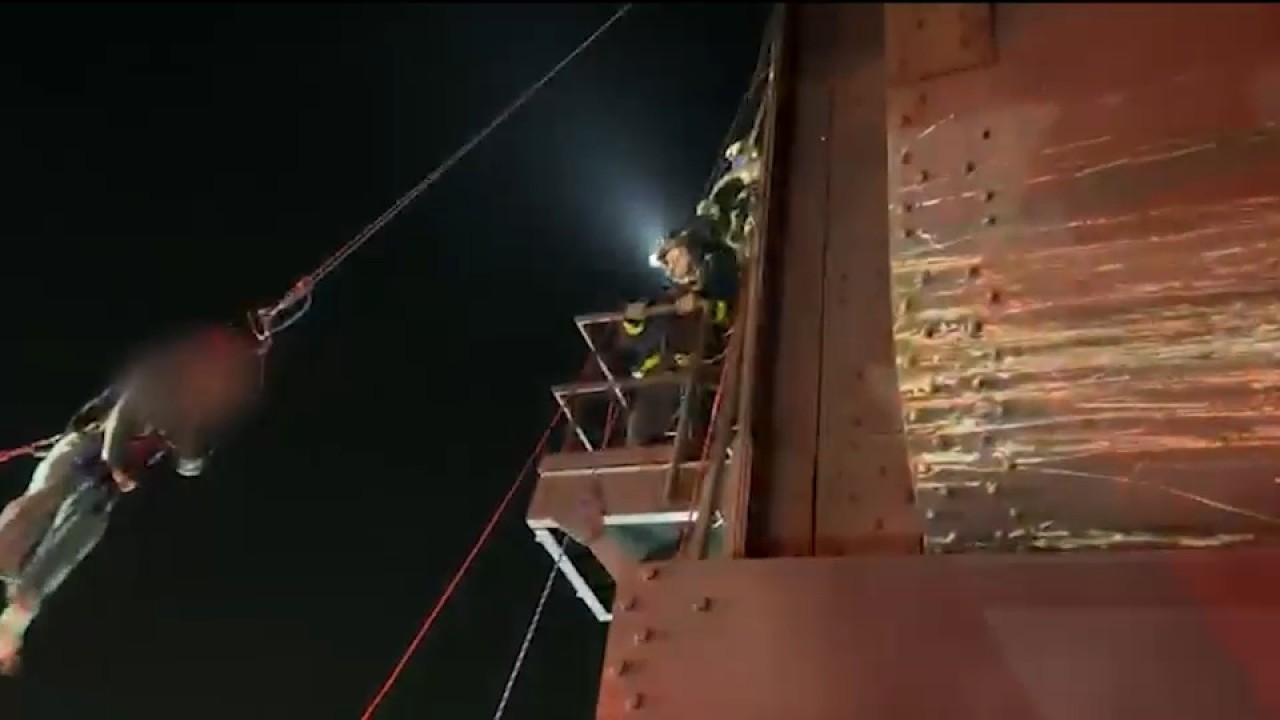 Teen trapped, rescued from Queensboro Bridge after TikTok trend