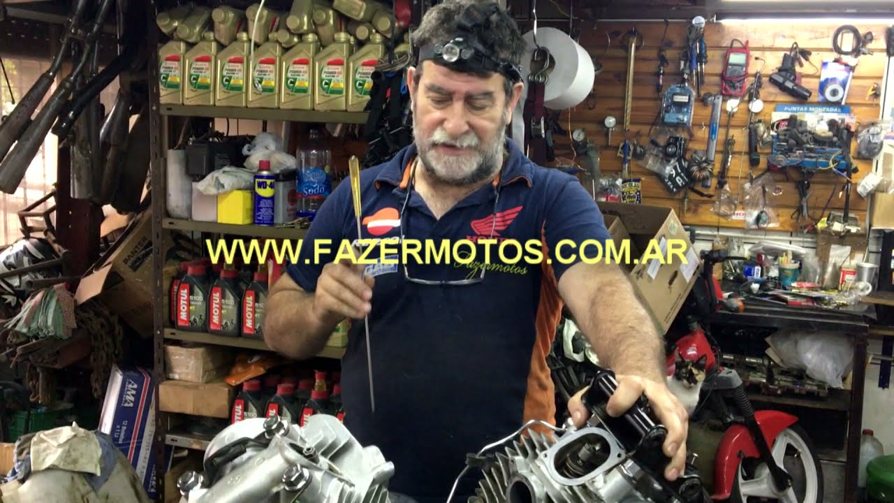 Pepe, el gallego de FAZERMOTOS enseñando puesta a punto en las Yamaha Virago 700 - 750 - 1000 y 1100