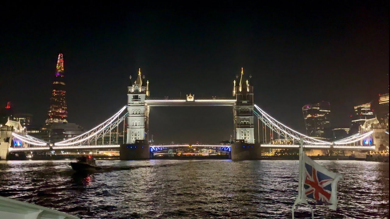 London landmark cruise by night (4K)