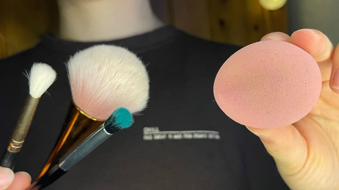ASMR doing your makeup🎀💆&zwj;♀️no talking & no tapping, layered sounds 