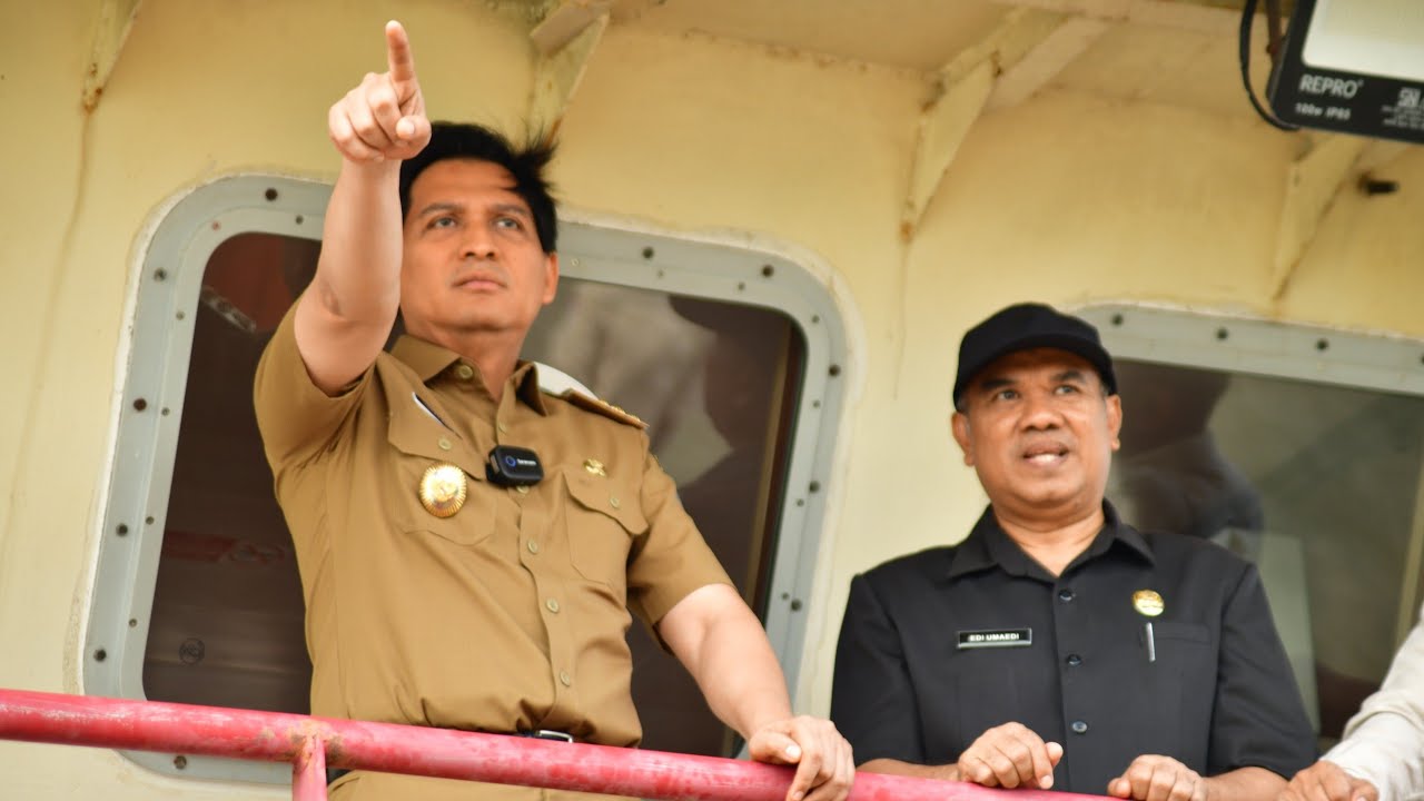 Keruk 13 Muara Sungai, Bupati Lucky Hakim Inginkan Kelancaran Aktivitas Nelayan Indramayu
