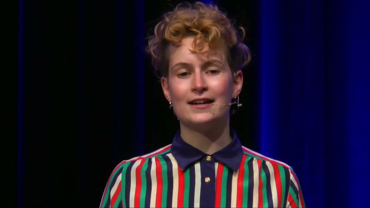 ¿Qué hace una lingüista como tú en un futuro como este? | Alicia Abad Perales | TEDxUC3MLive