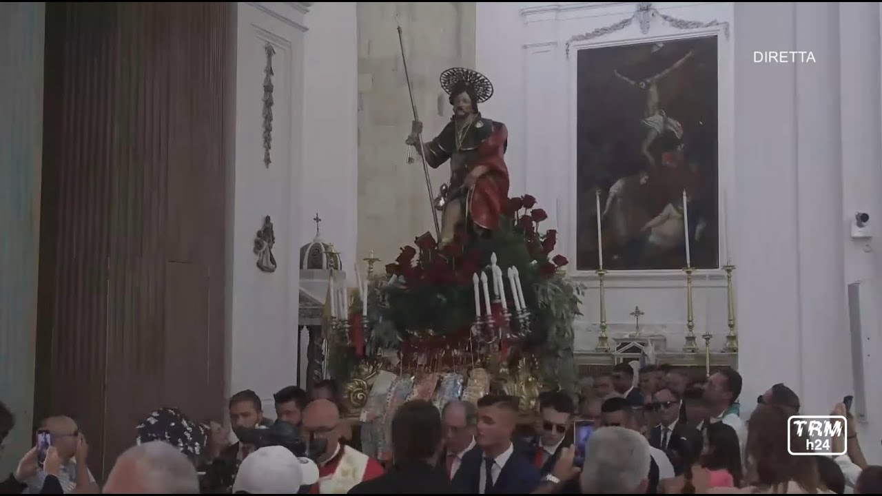 La statua del Patrono di Montescaglioso, San Rocco, rientra in Chiesa Madre
