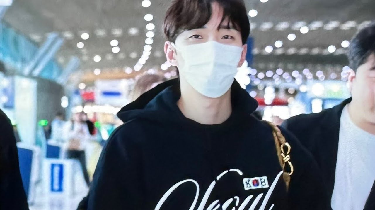 240613 Lee Junho (2PM) 이준호 Departure ✈️ to Seoul from Paris 🇫🇷 @ CDG Airport June 13 2024 13.06.2024