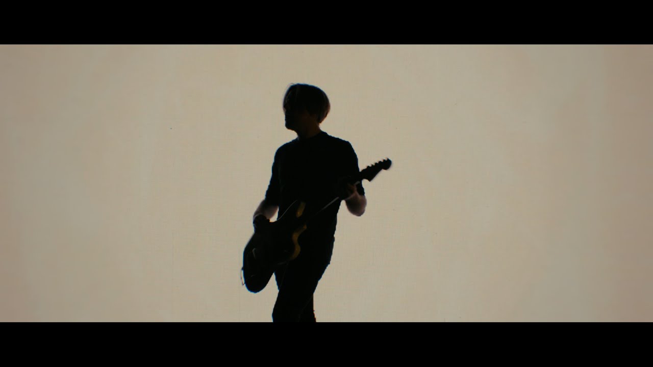 A Király Halott - Maradj! (Official Music Video)