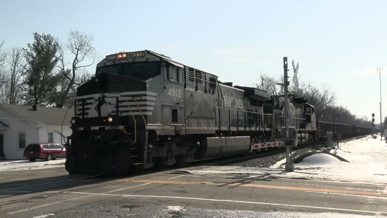 NORFOLK SOUTHERN GE AC44C6M Northbound Gondola Train