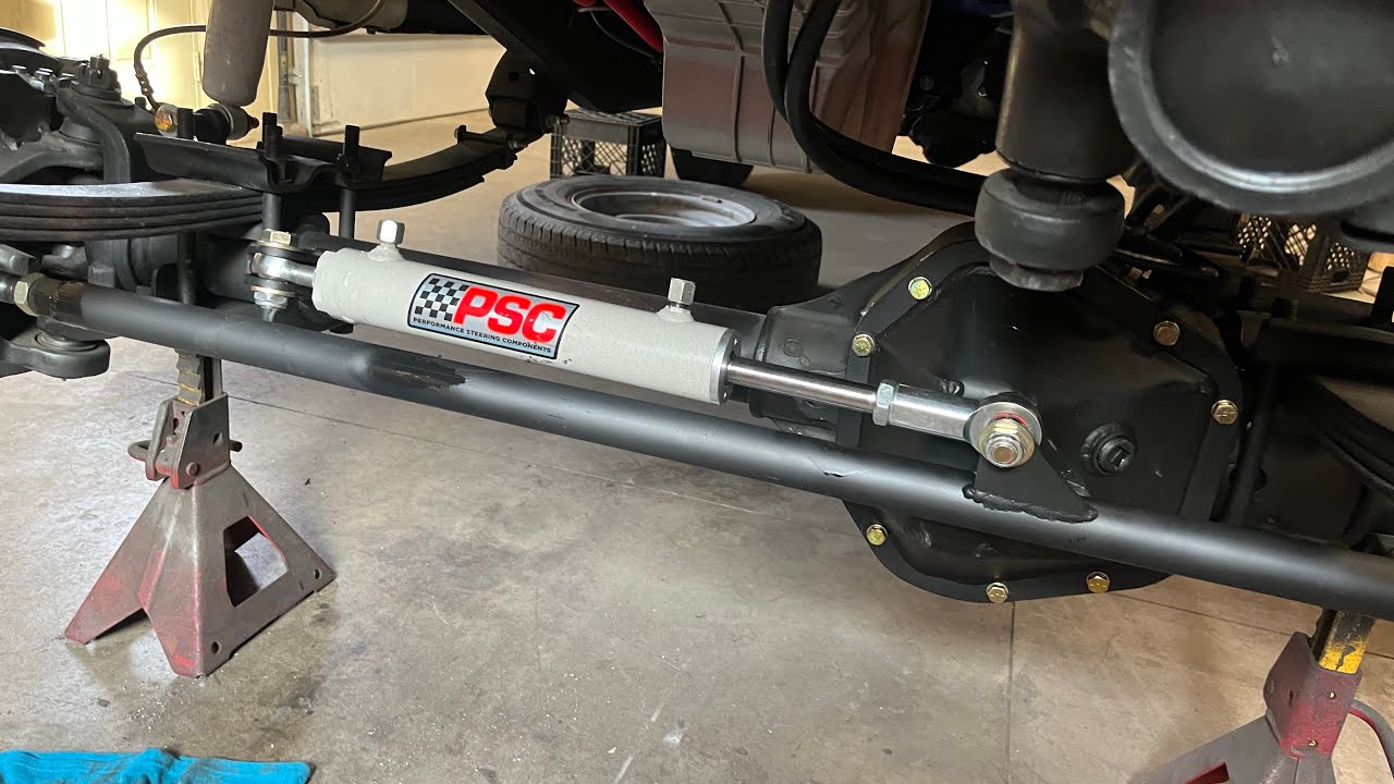 Heavy duty crossover steering with hydraulic assist.