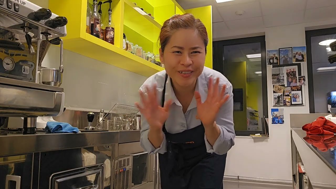 476.Bị Đồng Nghiệp Quát Mắng Trước Mặt Khách, Phản Ứng Của Trang và Lý Do Đi Làm Xa. 