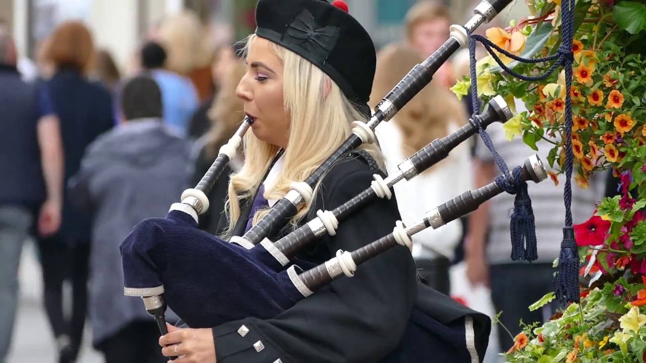 Buchanan Street Lone Piper
