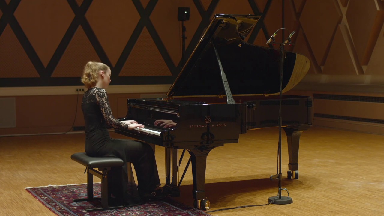 Elisabeth Brauß plays Mozart Sonate KV 311 (live)