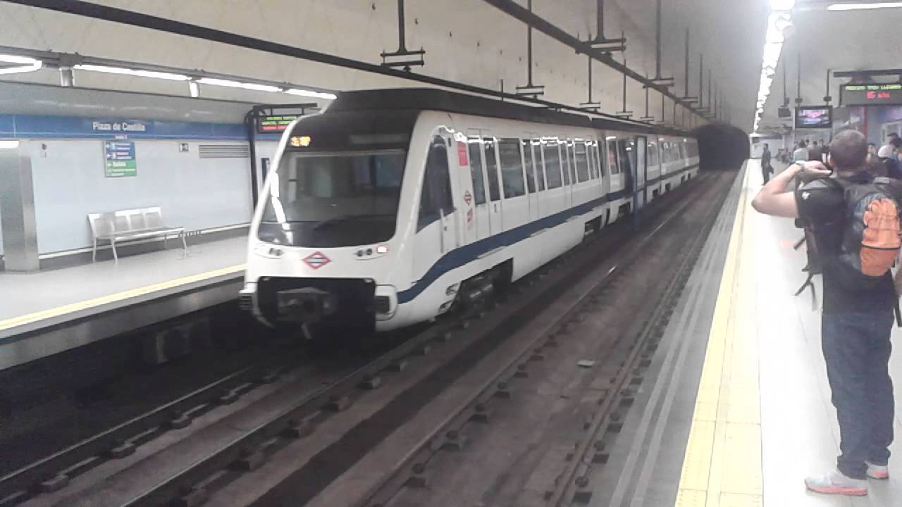 Metro de Madrid - 8000 de L8 por Plaza de Castilla