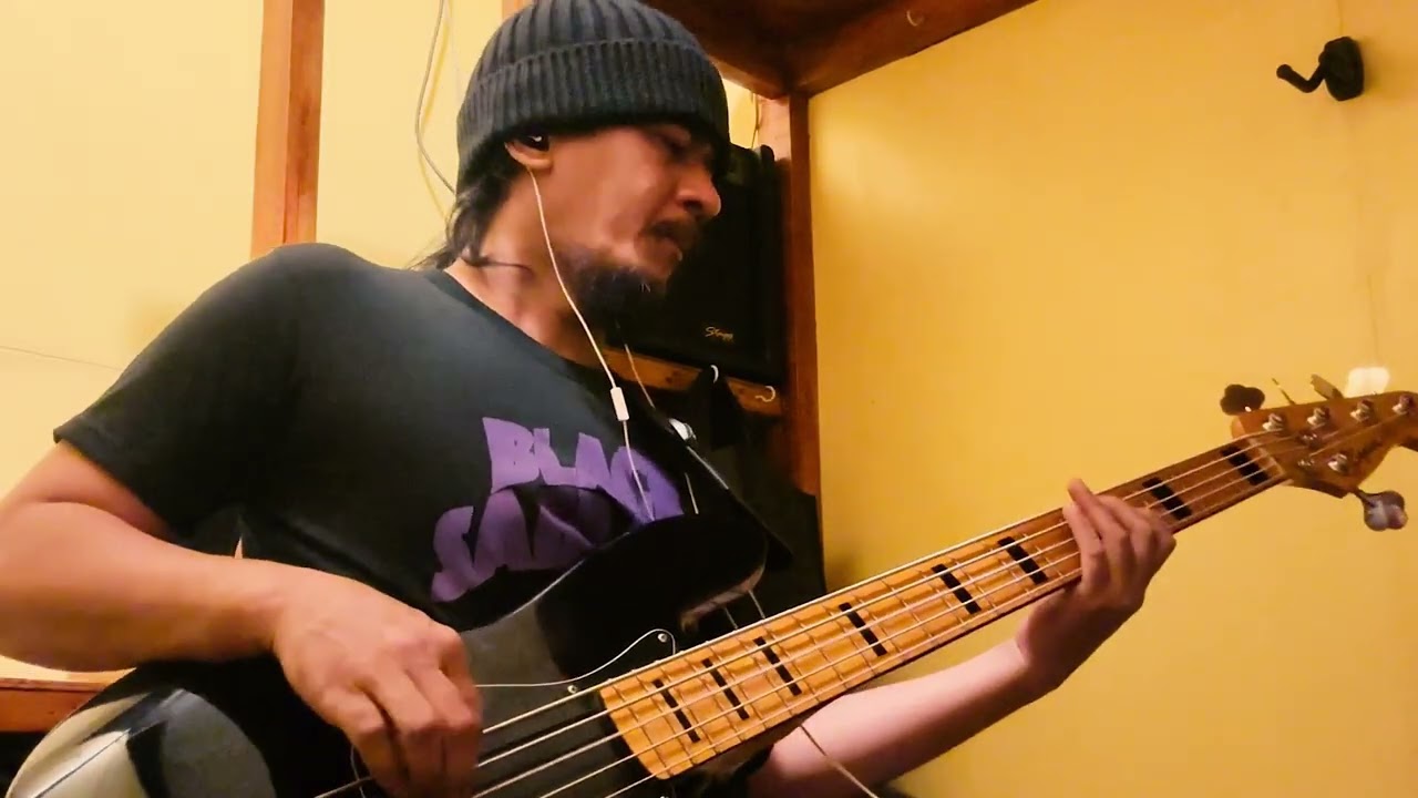 BLACK SABBATH - CHILDREN OF THE GRAVE (BASS COVER) #4