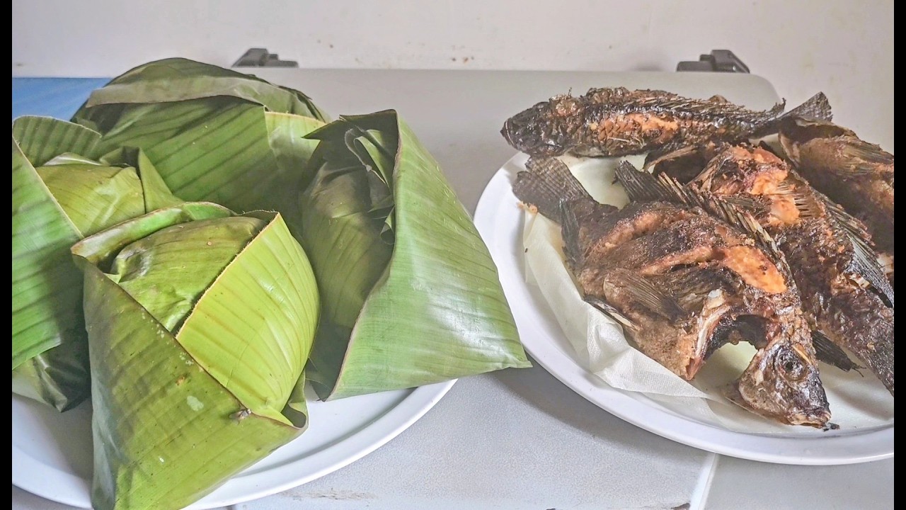 Let´s Fry Tilapia With Plantain Leaves  | Fried Tilapia Fish Ghana Style | Ghana food | Streetfood
